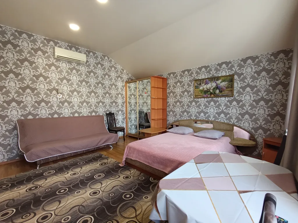 Целый этаж в доме из 4 комнат