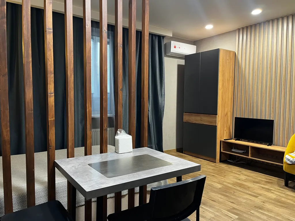 Квартира-студия с новым дизайнерским ремонтов в новом доме