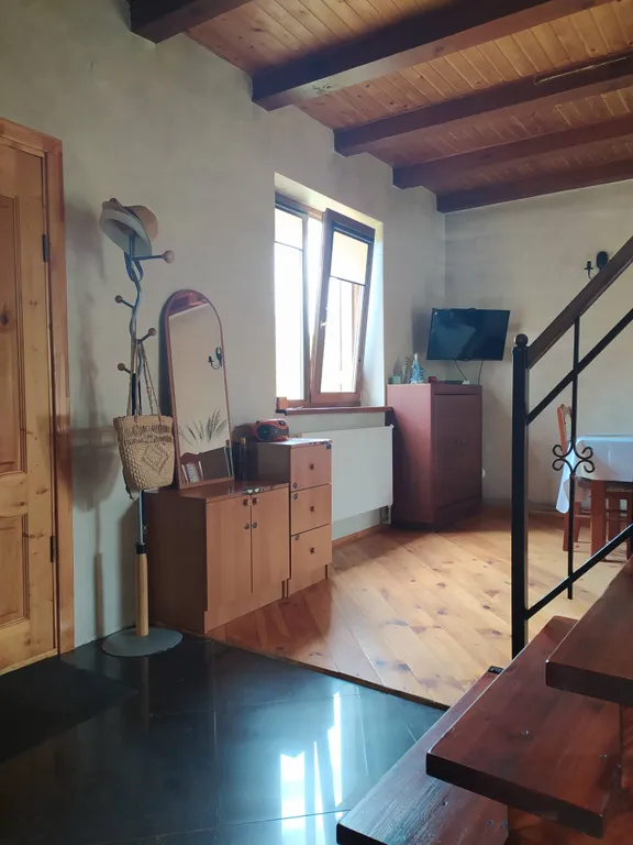 Уютный дом с камином у самого моря