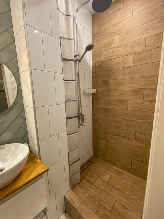 Квартира с отдельной спальней в центре