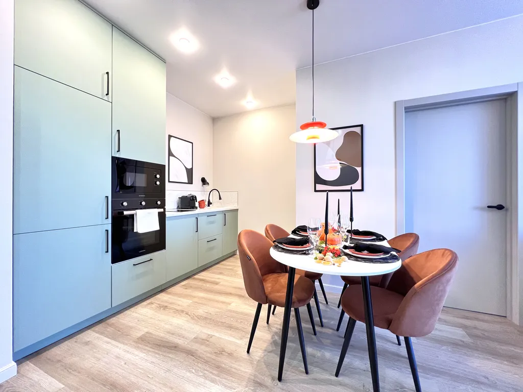 Трешка у аквапарка с панорамным видом на реку