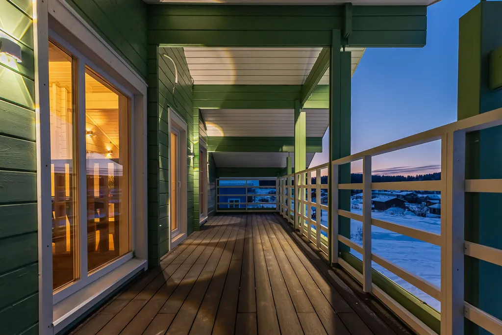 Новый дом с видом на озеро, сауной, гриль-домом и детской площадкой