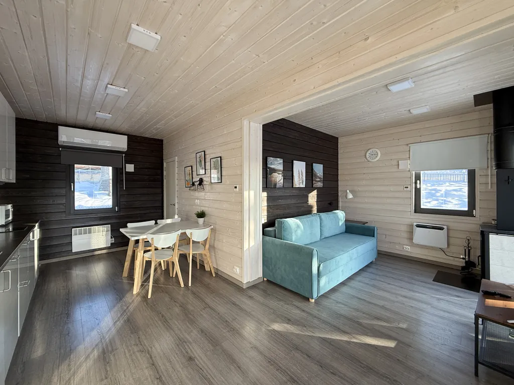 Коттедж Уютный домик на берегу озера — Стеклянный