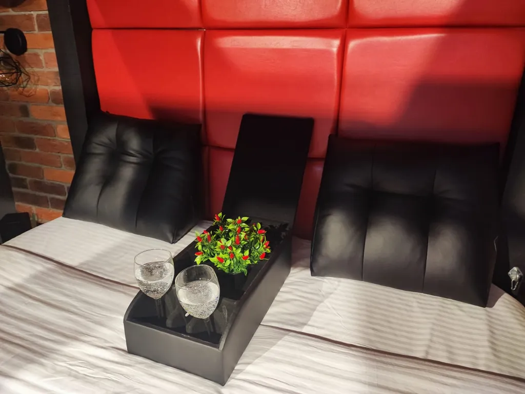 Тематическая пространство - Две грани