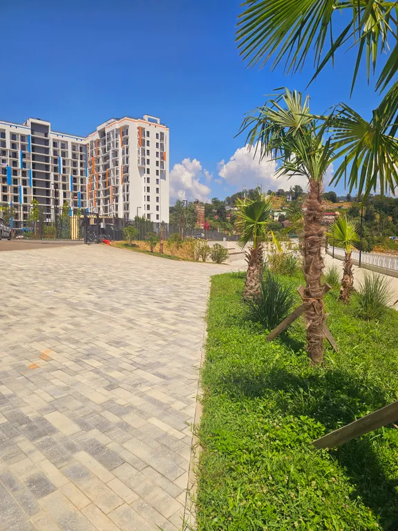 Квартира с видом на горы в новом ЖК с собственной набережной