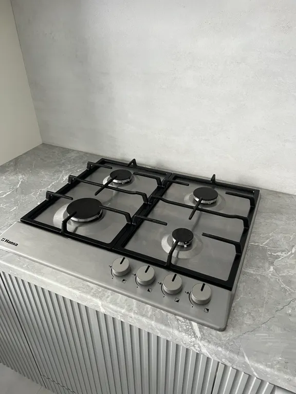 1-к квартира в новом доме с качелью