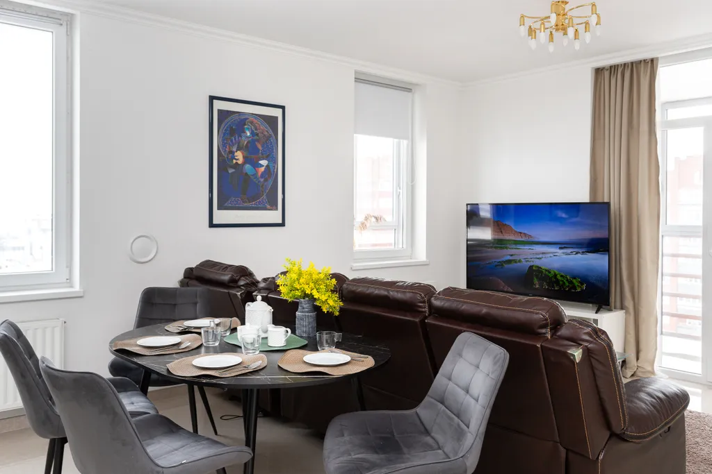 Шикарная Квартира в Центре города, с видом на Верхнее озеро.