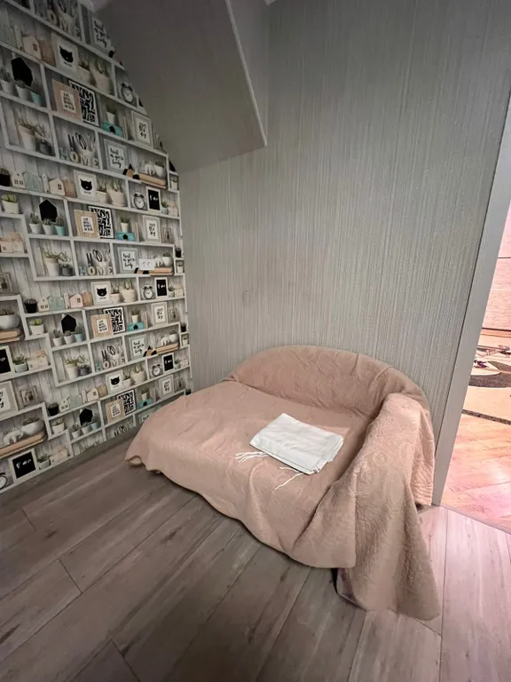 Большой двухэтажный дом