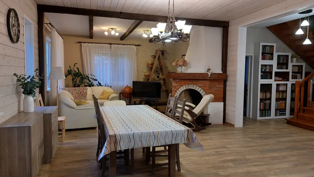 Коттедж Коттедж под сенью лесных деревьев — Москва