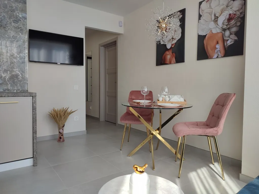 Квартира Апартаменты Pavlin De Luxe рядом с Южным парком — Калининград