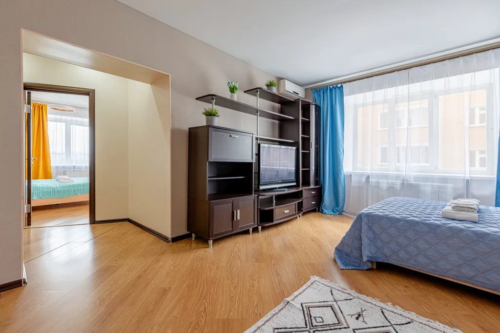 Просторная на заливе с панорамными окнами, кондиционер, 2 TV