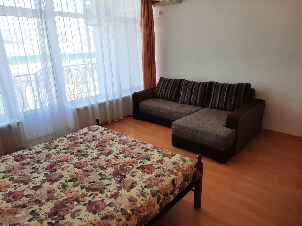 Двухуровневый номер для большой семьи