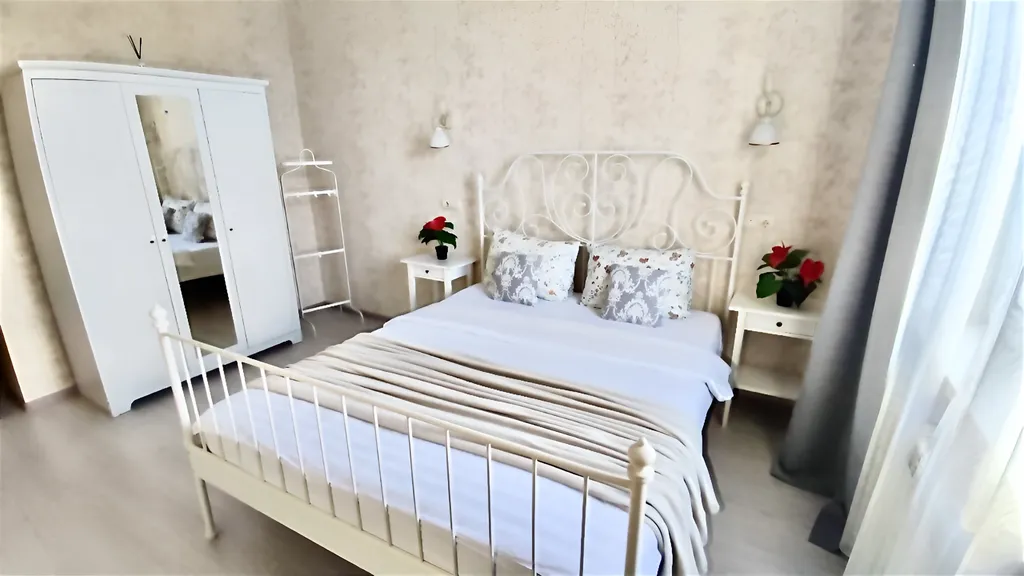 В тишине, и в людях