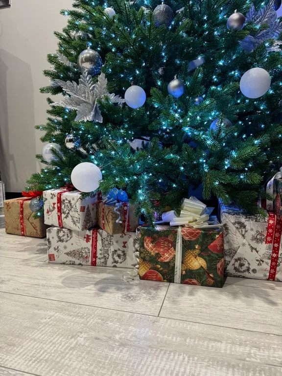 Новый год свободен