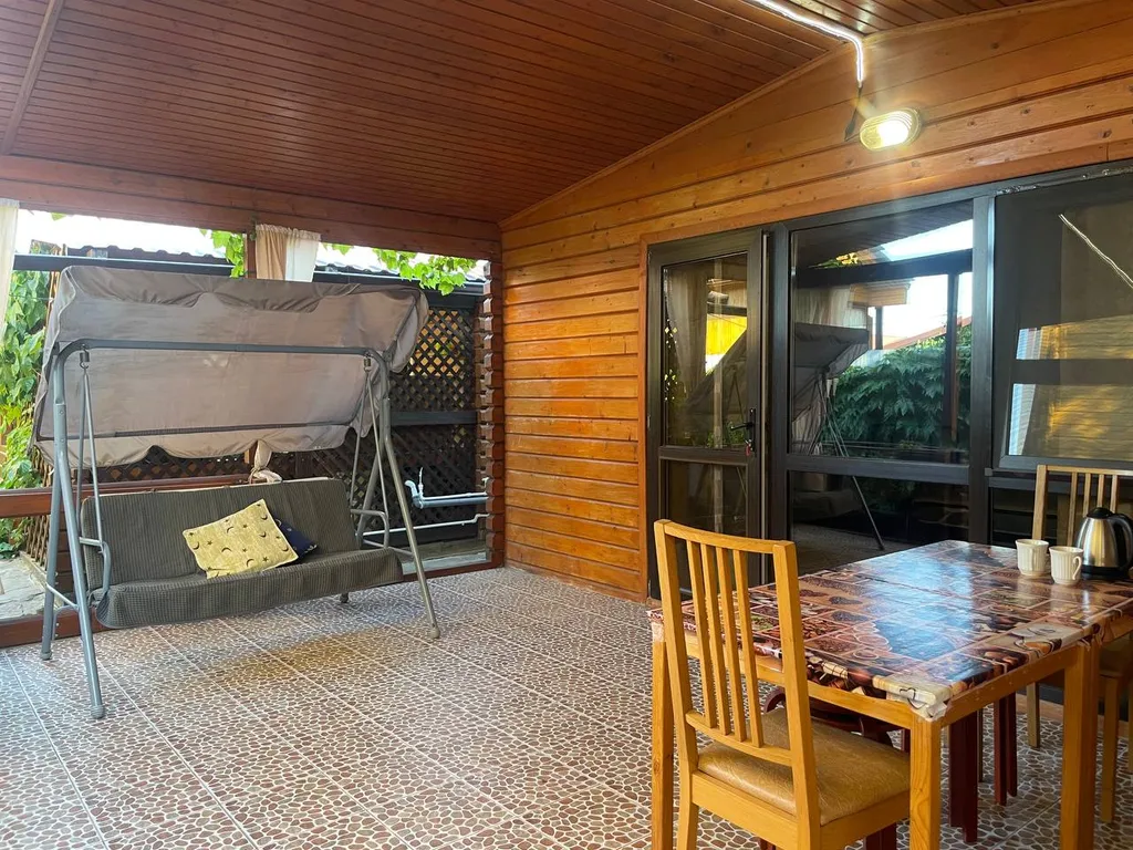 Коттедж Коттедж с террасой у моря — Кучугуры