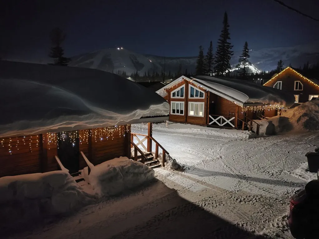 Коттедж на большую компанию близко от подъемника