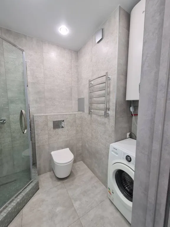 Красивая студия с видом на Золотой мост, город, море