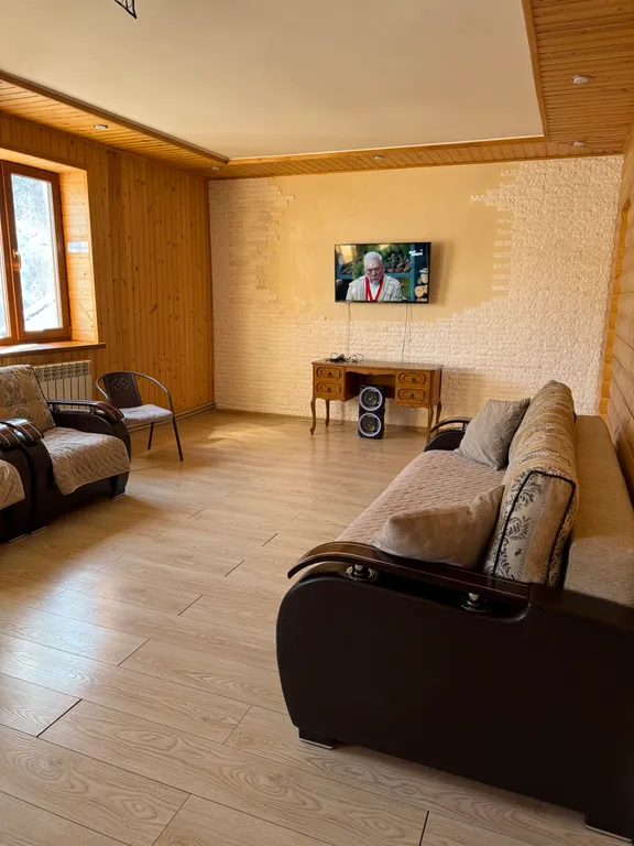 Коттедж с видом на горы и горную речку