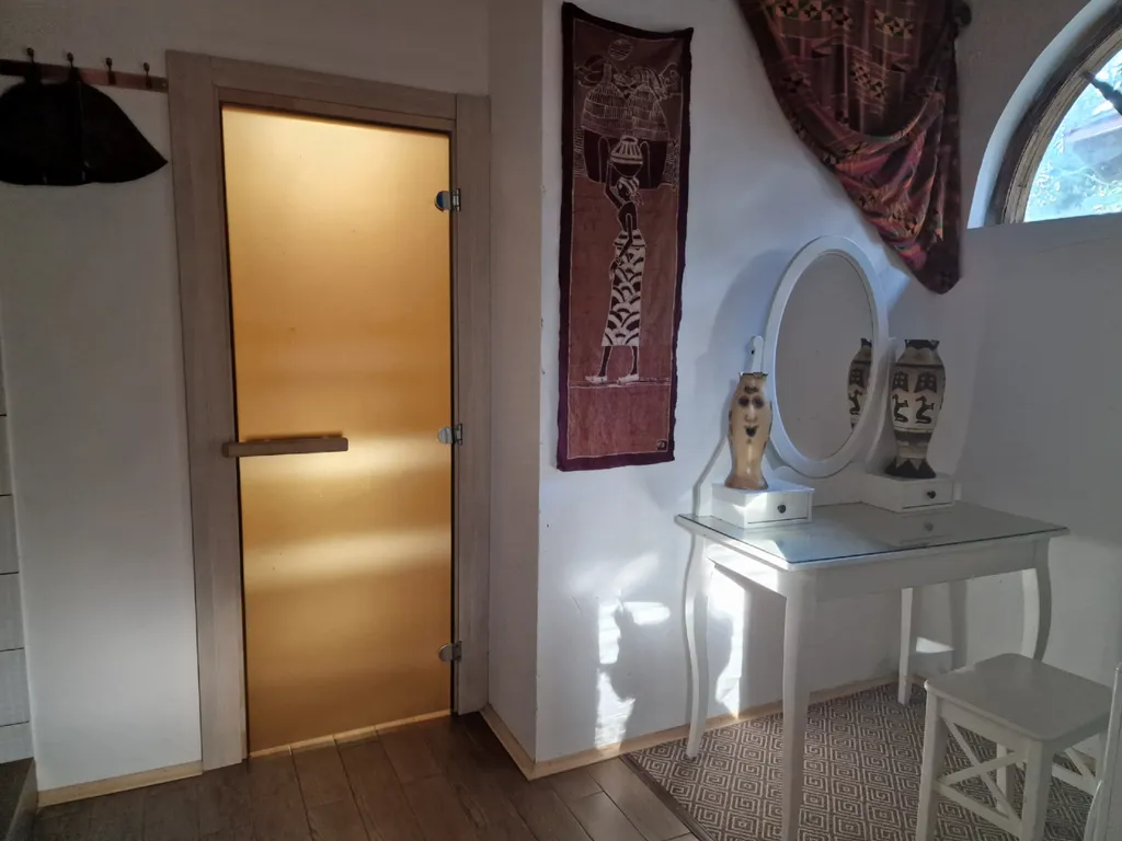 Уютный домик с сауной с видом на лес