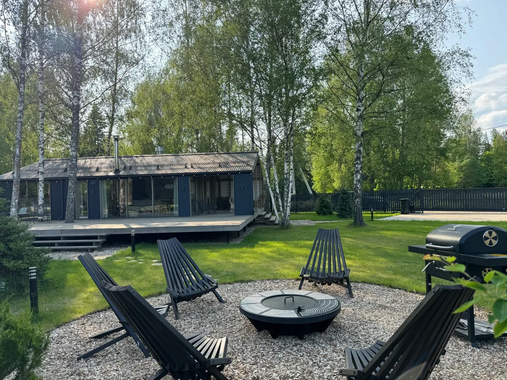 Уютный загородный дом в тишине