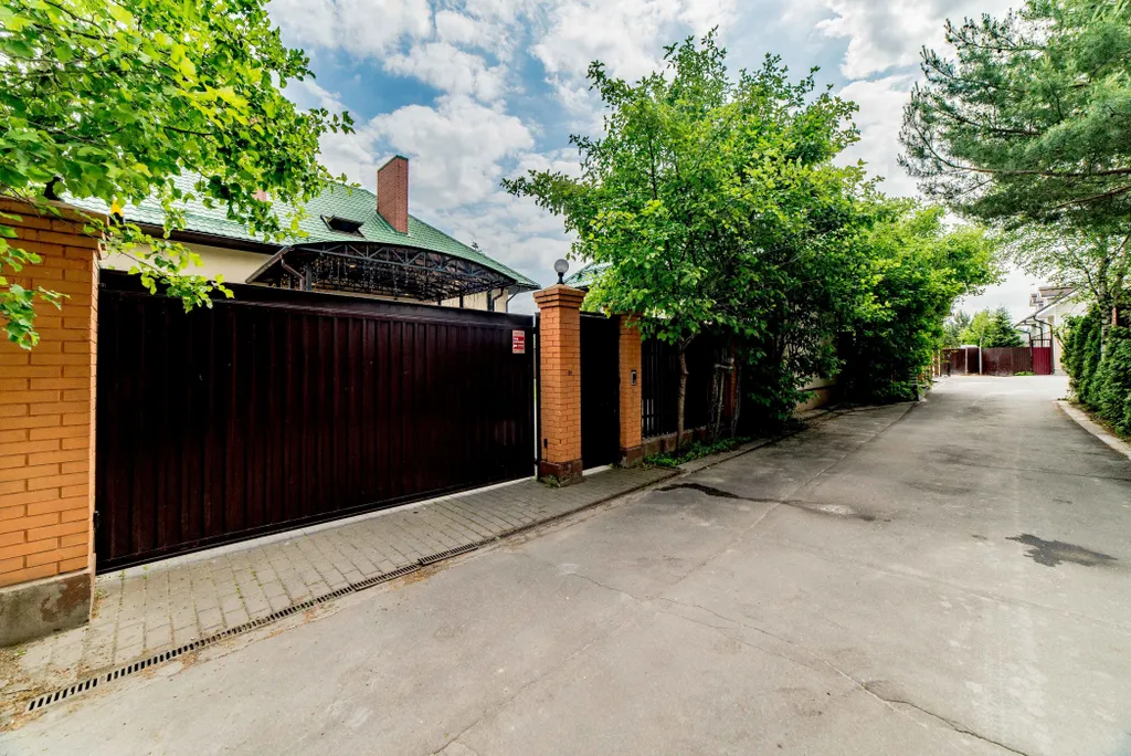 Коттедж Дом с бассейном и сауной — Горки-2