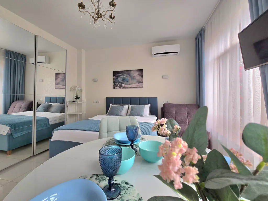 Квартира Квартира Уютная студия с выходом во дворик — Сириус