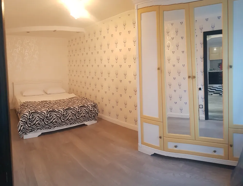 Квартира 2-комнатная квартира в центре города — Симферополь