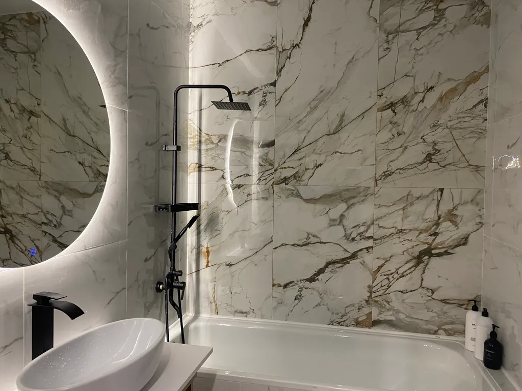 Шикарная трешка рядом с кремлем