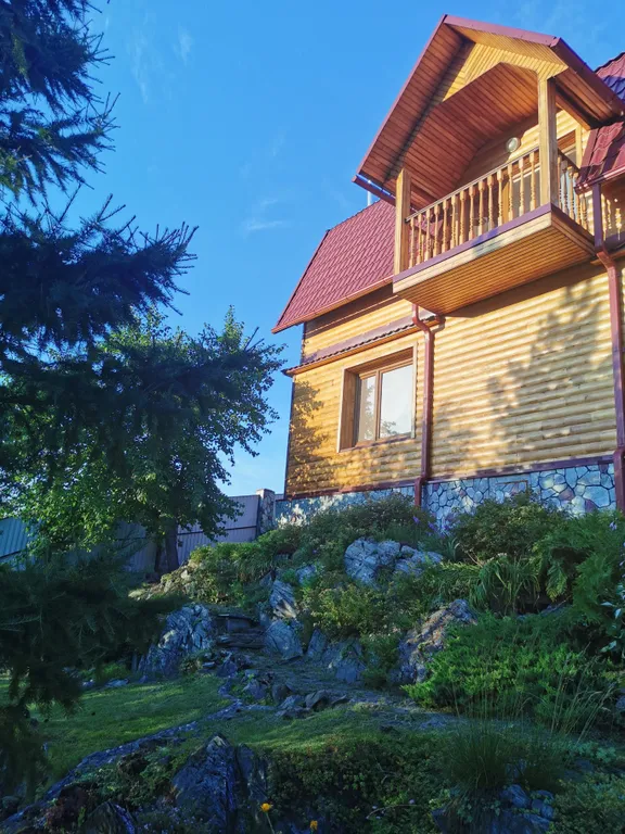 Эко-вилла с видом на Катунь и остров