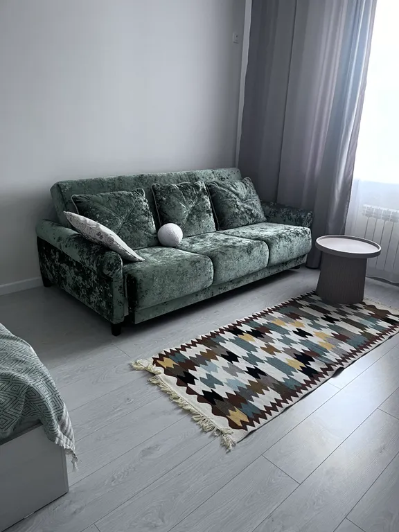 Квартира Квартира с новым ремонтом на первом этаже окна выходят на парковку — Элиста