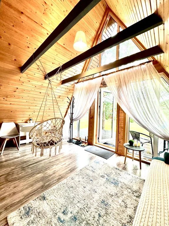 Треугольный домик под Минском с сауной и горячей купелью