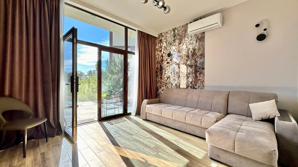 Таунхаус Панда в лесной зоне с подогреваемым бассейном и баней Кореиз