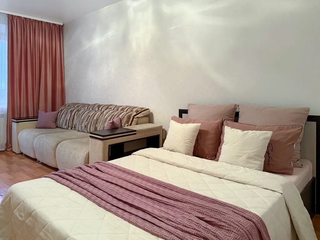 Просторная квартира в районе ТРЦ Сити-Парк — аренда посуточно в Саранск