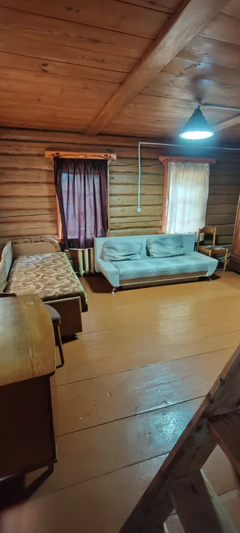 Дом на берегу реки