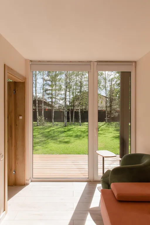 Коттедж Коттедж с панорамными окнами и террасой на крыше — Разметелево