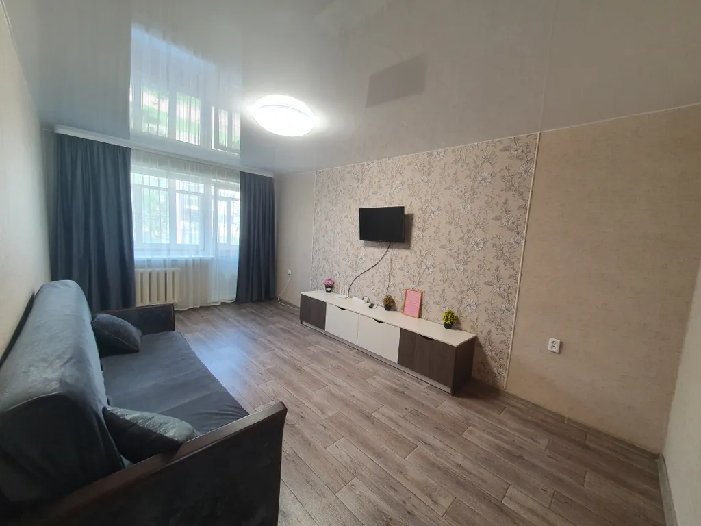 Квартира на втором этаже с балконом