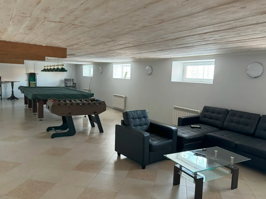 Коттедж Коттедж у леса с бассейном — Белоозёрский