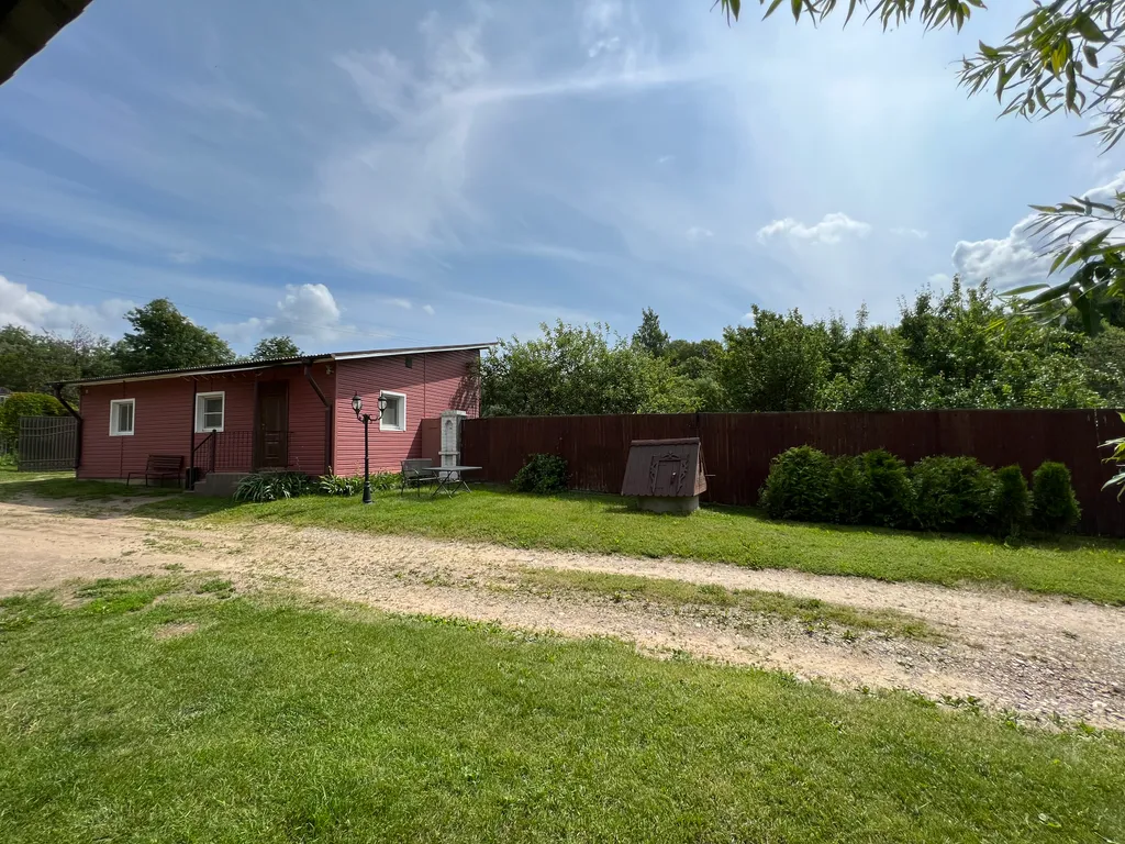 Домик у озера