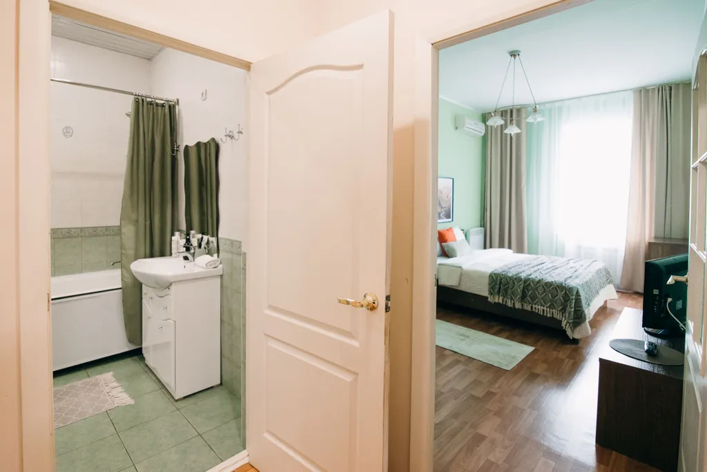 Большая квартира с двумя спальнями, в центре Хабаровска