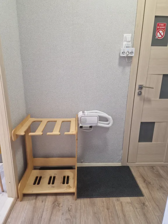 Хибины зовут! Уютное гнездышко для горнолыжников у подножия горы.