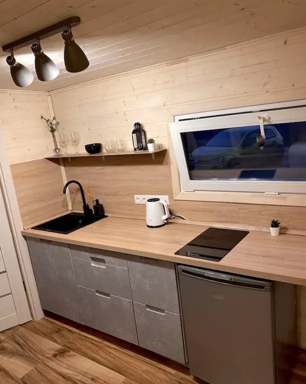 Коттедж Домик на берегу реки с сауной и горячей бочкой Фурако — Новый Быт