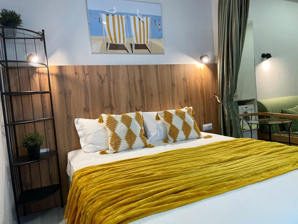 Апартаменты в 3 минутах до моря с видом на море и горы