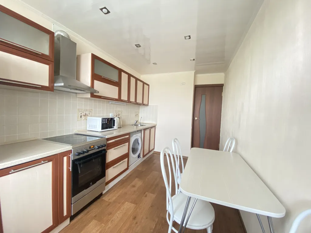 "Хочу приехать" на пл.Бабушкина 4