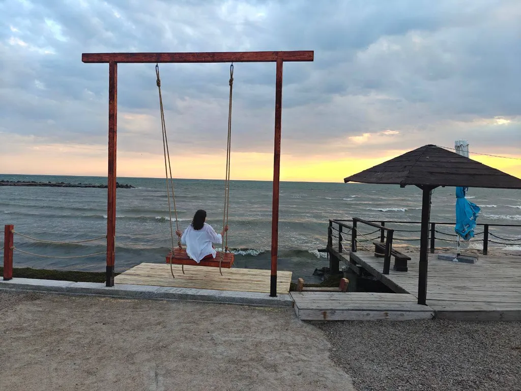 Двухместный люкс с парящей кроватью и балконом