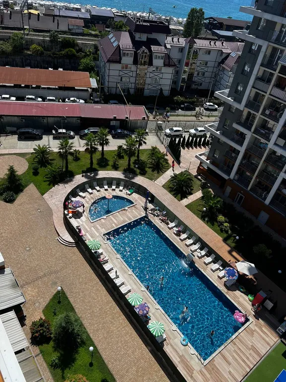 Студия с балконом, видом на море и на бассейн