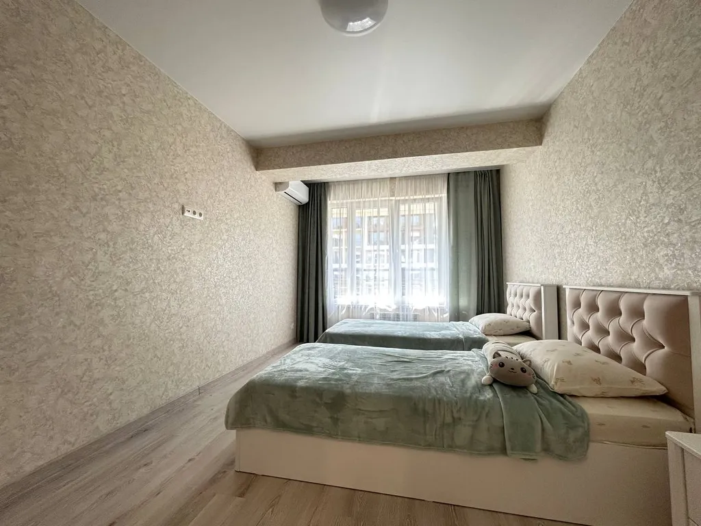 Двухкомнатная квартира на берегу моря