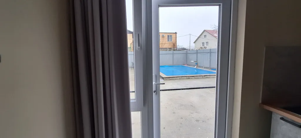 Уютная студия с бассейном