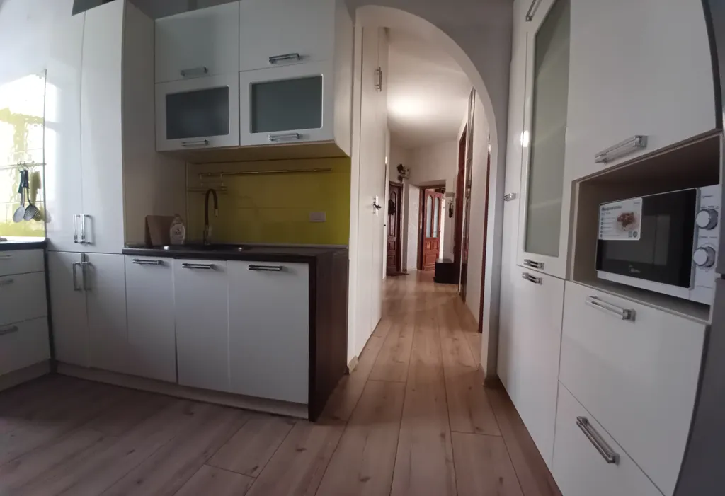 Квартира с видом на пруд