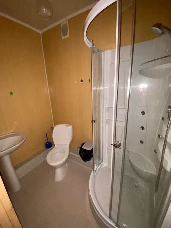 Коттедж Коттедж с сауной и бассейном — Красный