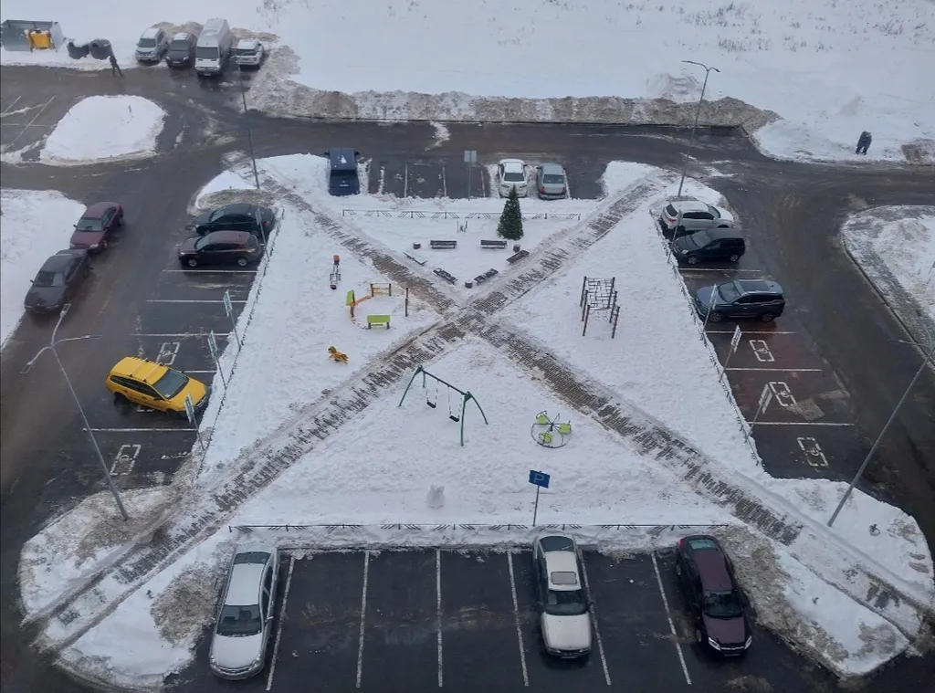 Студия с видом на город